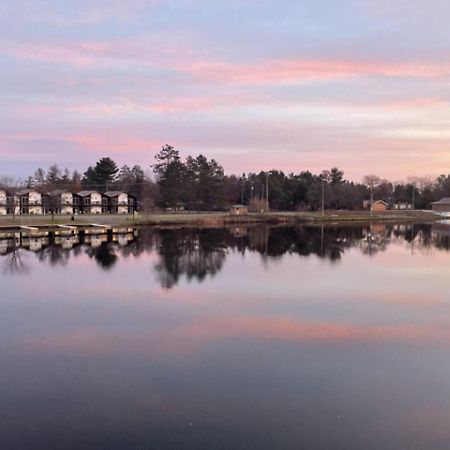 Bridge Inn Tomhawk - 2Nd Floor, 1 King Size Bed, Balcony, River View Tomahawk Exterior foto